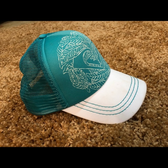 Cute Roxy trucker hat - Picture 3 of 3